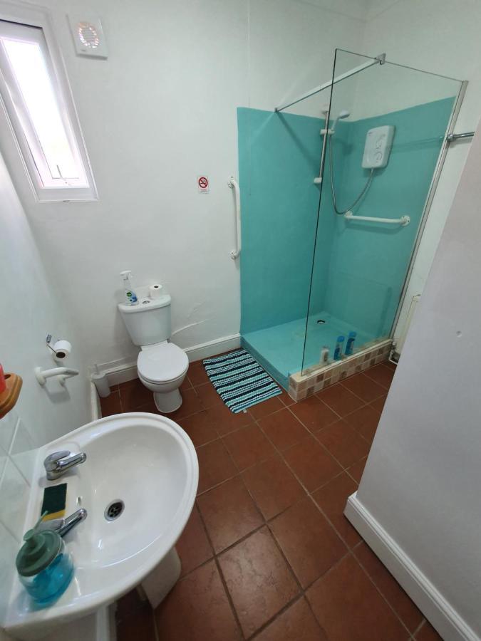 Singer House: Seafront Garden Flat with Parking Apartment Paignton Exterior photo