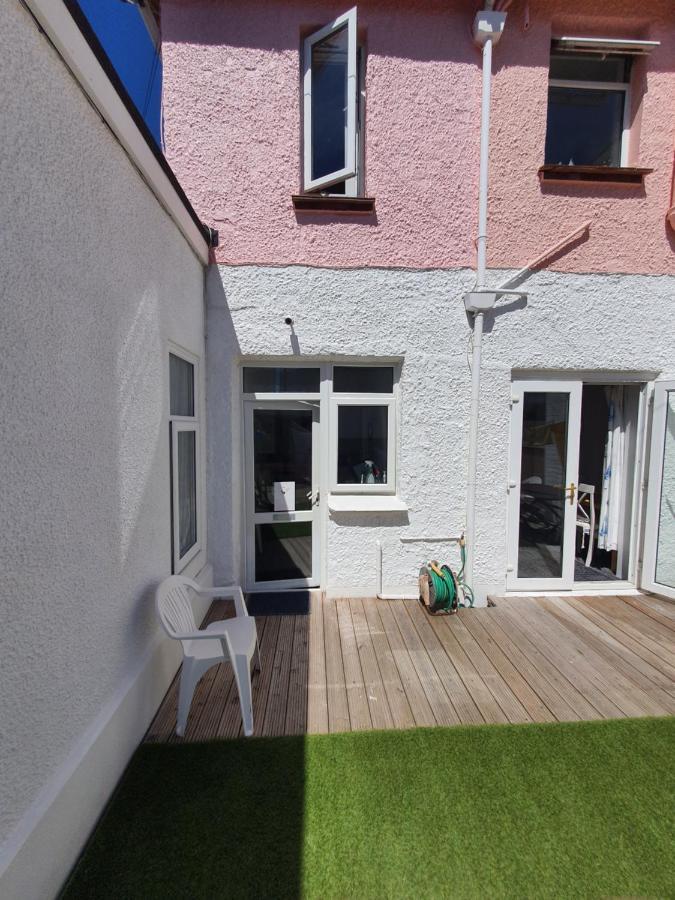Singer House: Seafront Garden Flat with Parking Apartment Paignton Exterior photo